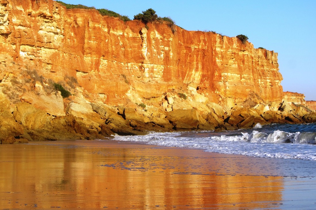 Mariano Maeztu - #concursomayocostadecadiz - Acantilado y playa de la cala del aceite